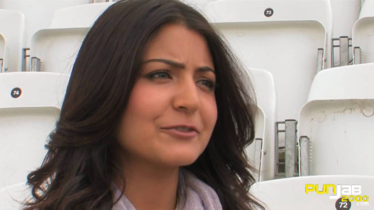 Punjab2000.com interview with Anushka Sharma on the set of Patiala House