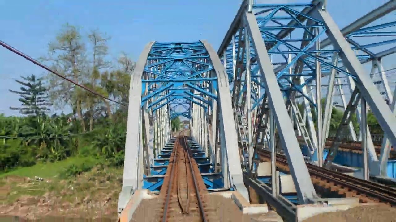 インドネシア鉄道　ＫＡＩ ジャカルタ行　特急Argo Lawu車窓その2