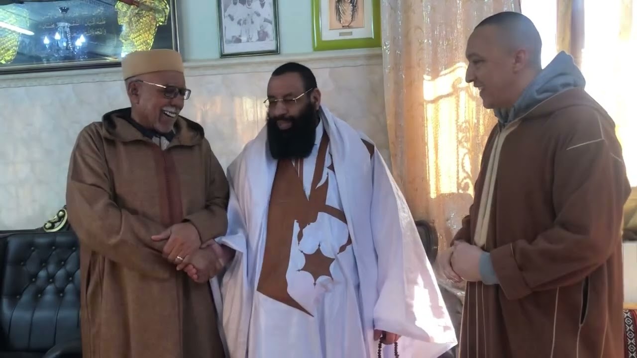 الشيخ الفخامة ضيف على مقر الخلافة العامة للتجانية في عين ماضي بالجزائر