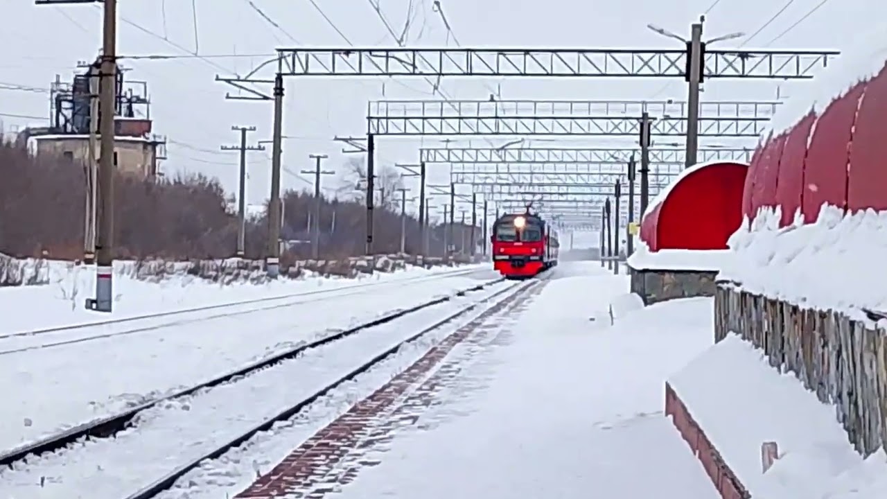 ЭД4МК 0097 с сообщением  Курган-Каменск уральский. прибывает на станцию Далматово 