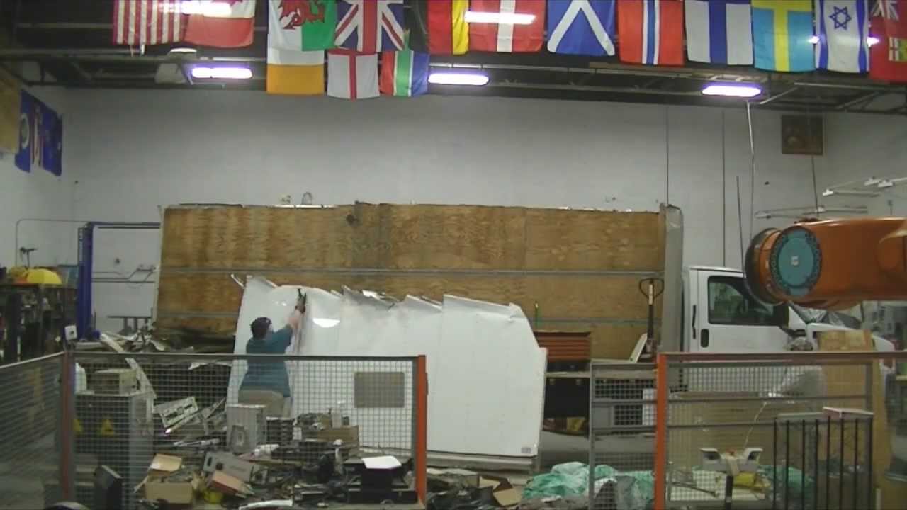 Переделка фургона в бортовой грузовик