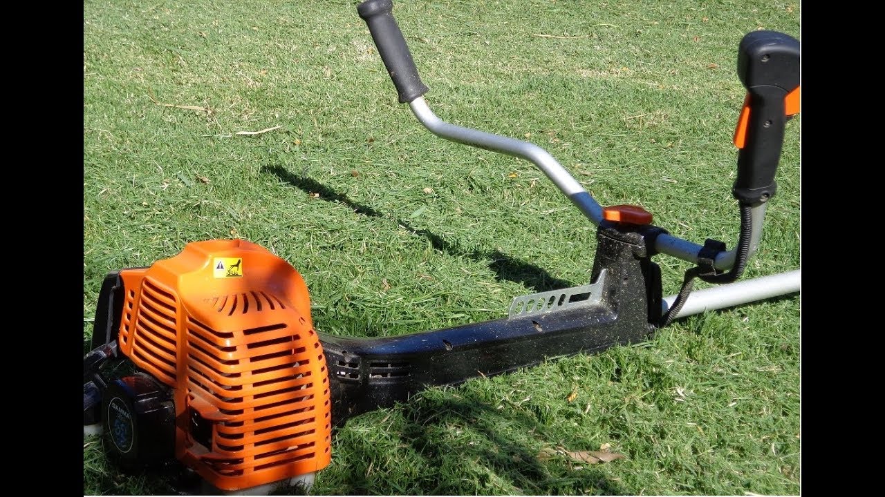 Como cortar el pasto con gamma 52cc NIVEL DIOS (*sale bien*) how to cut the grass with shredder
