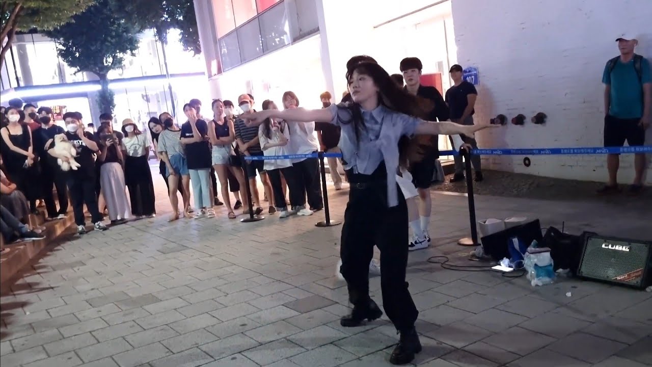 SUNDAY. YU KAGAWA. LOVELY JAPANESE GIRL. DYNAMIC CLASSY PERFORMANCE. HONGDAE BUSKING.