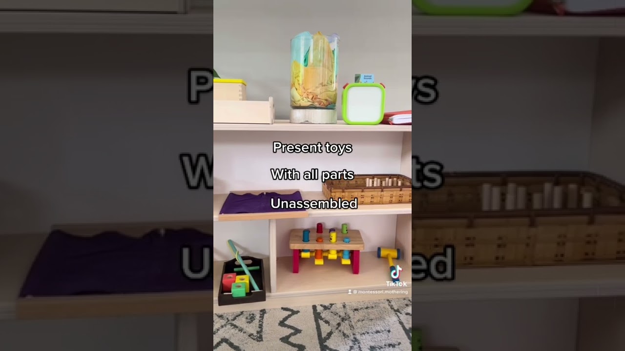 Монтессори-полка для игрушек поможет ребенку играть самостоятельно