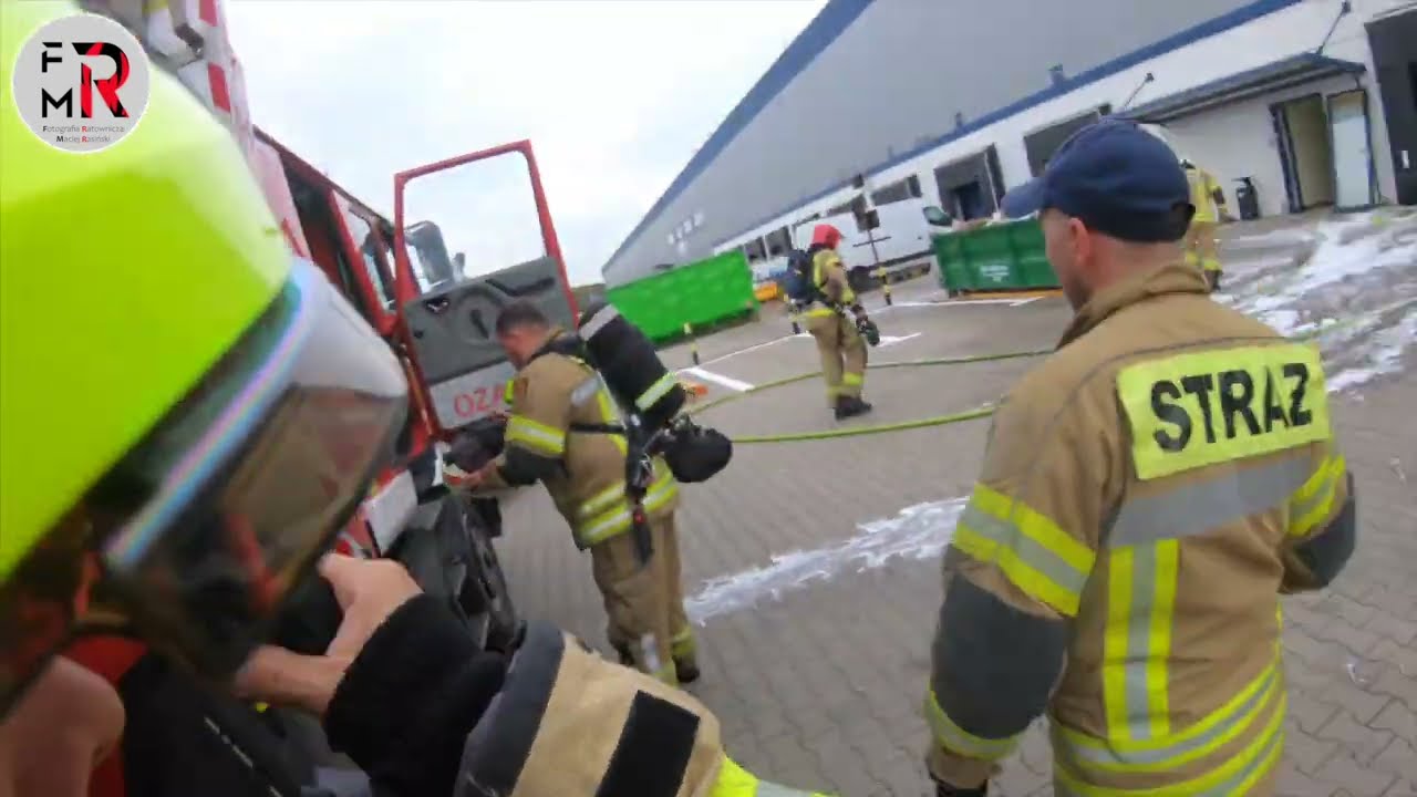 Pożar boksu w hali magazynowej Ożarów Maz. Poznańska