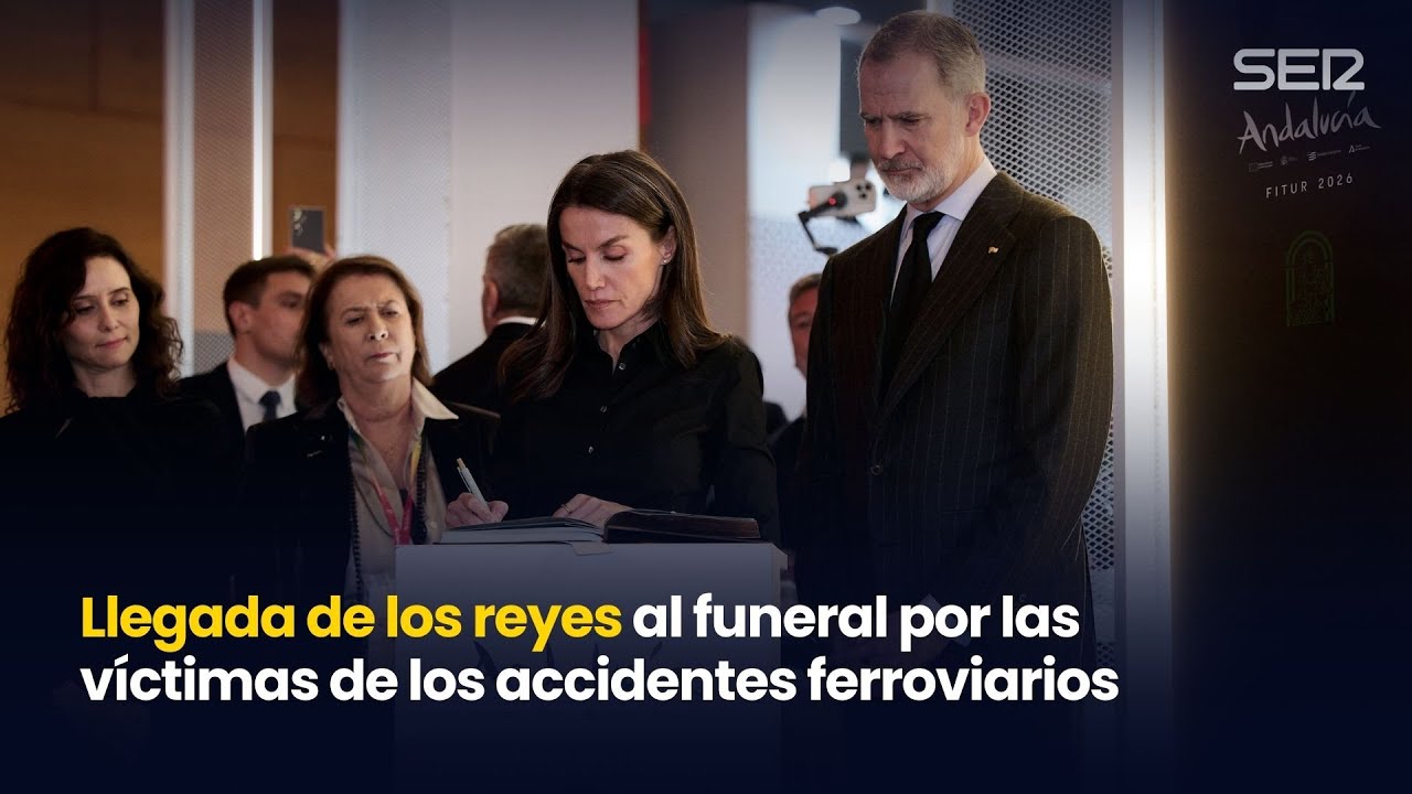 Llegada de los reyes y familiares a la misa funeral por las víctimas de los accidentes ferroviarios