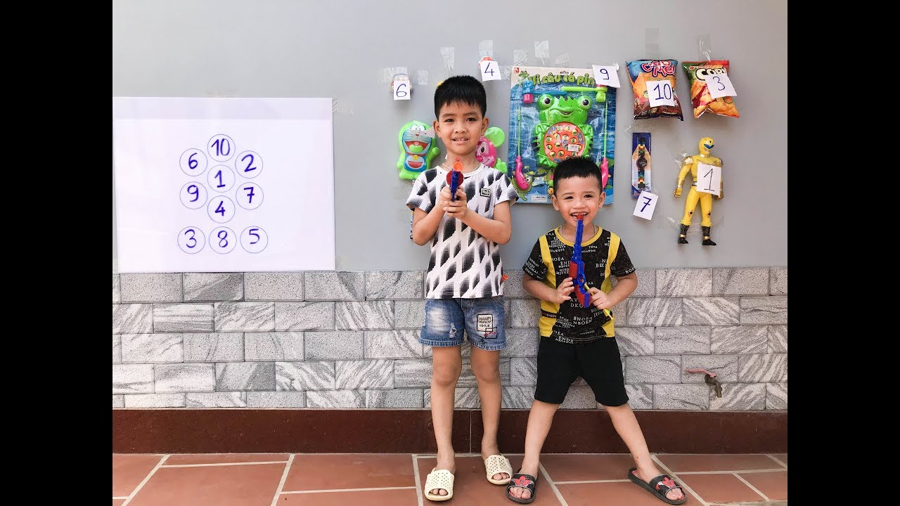 Trò Chơi Nhận Quà Bất Ngờ Minh Khoa Và Gia Bảo ❤ Min Min TV