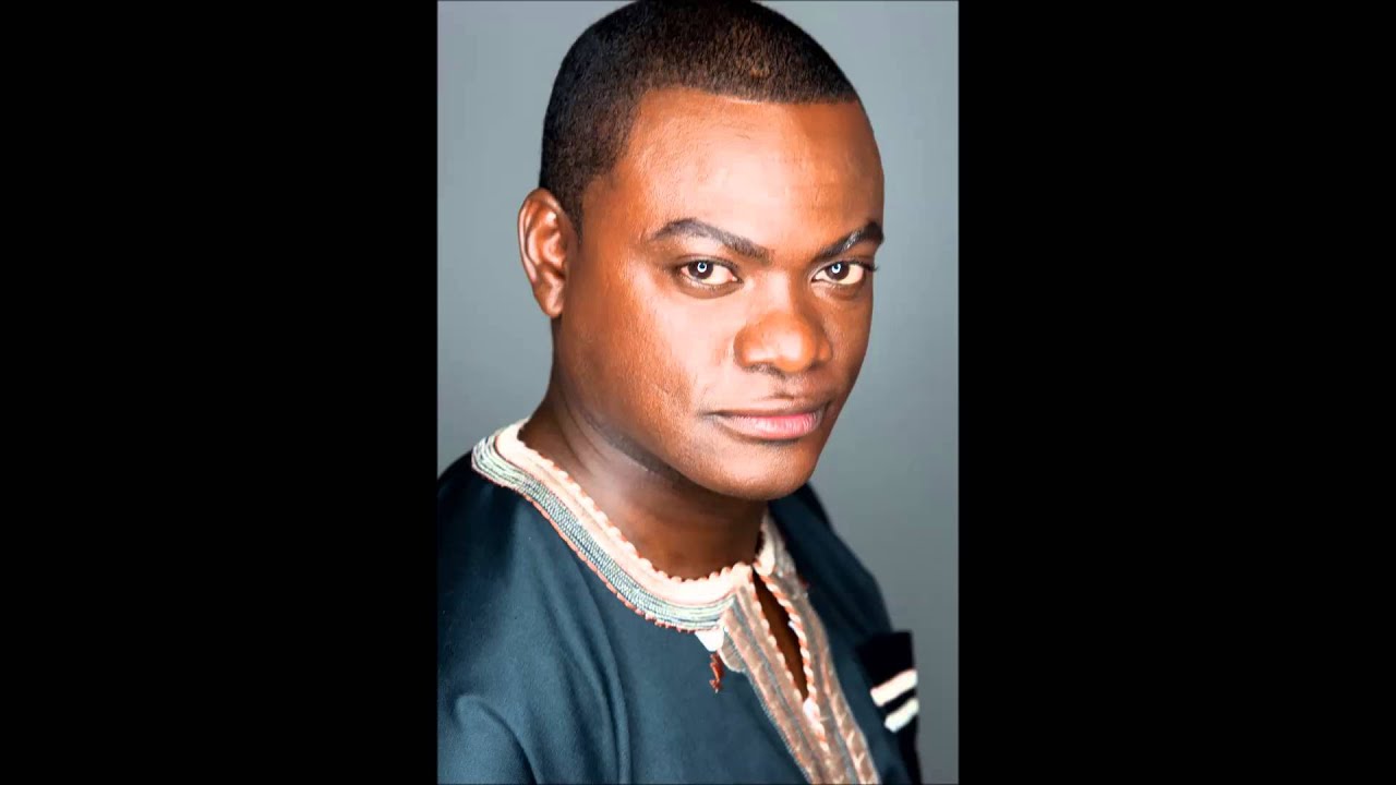 Nelson Ebo sings "Parlami D'Amore, Mariu"