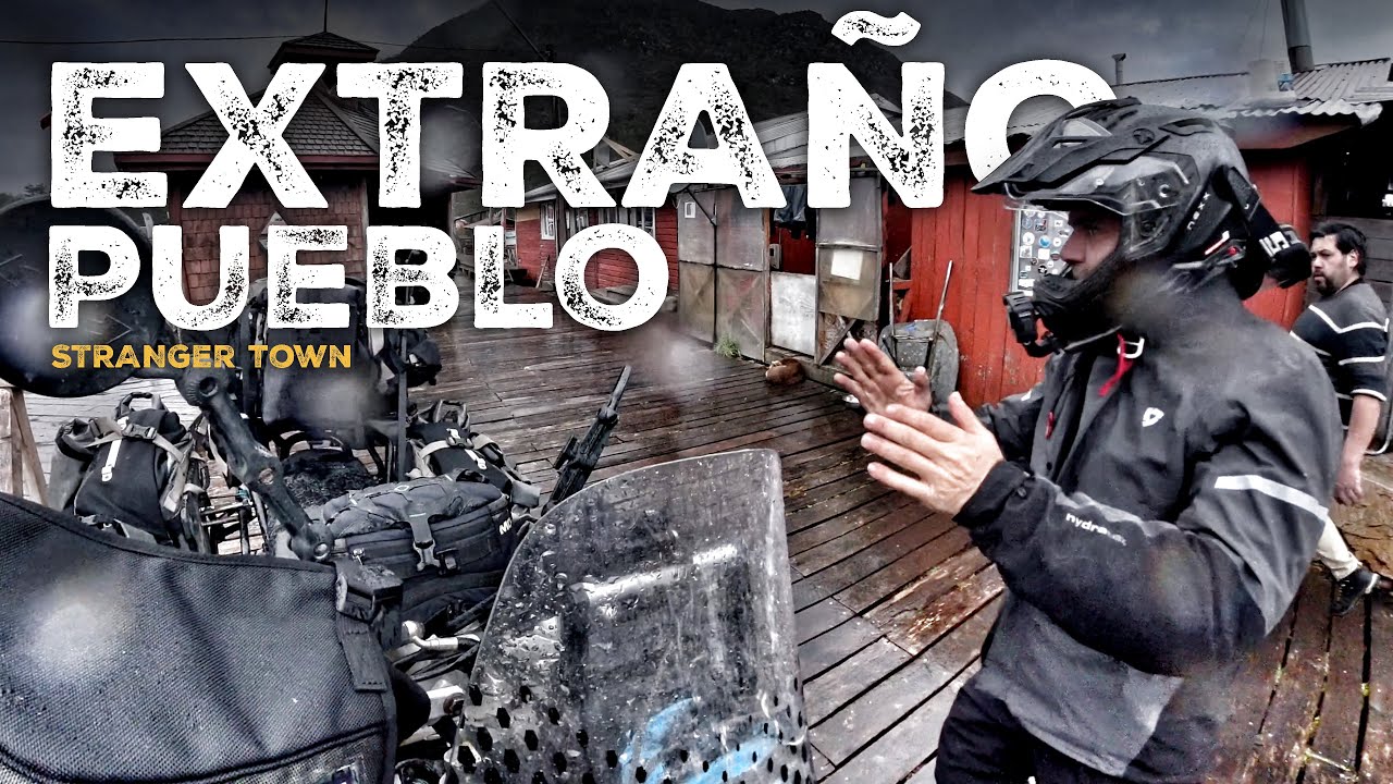 Я ПРИБЫВАЮ в странный плавучий город на CARRETERA AUSTRAL 🇨🇱 (S25/E57) MOTO SINEWAN