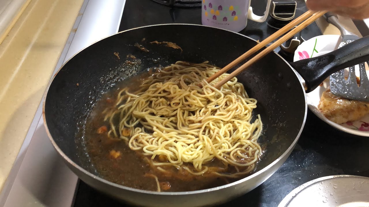 早餐日常：黑胡椒鐵板麵