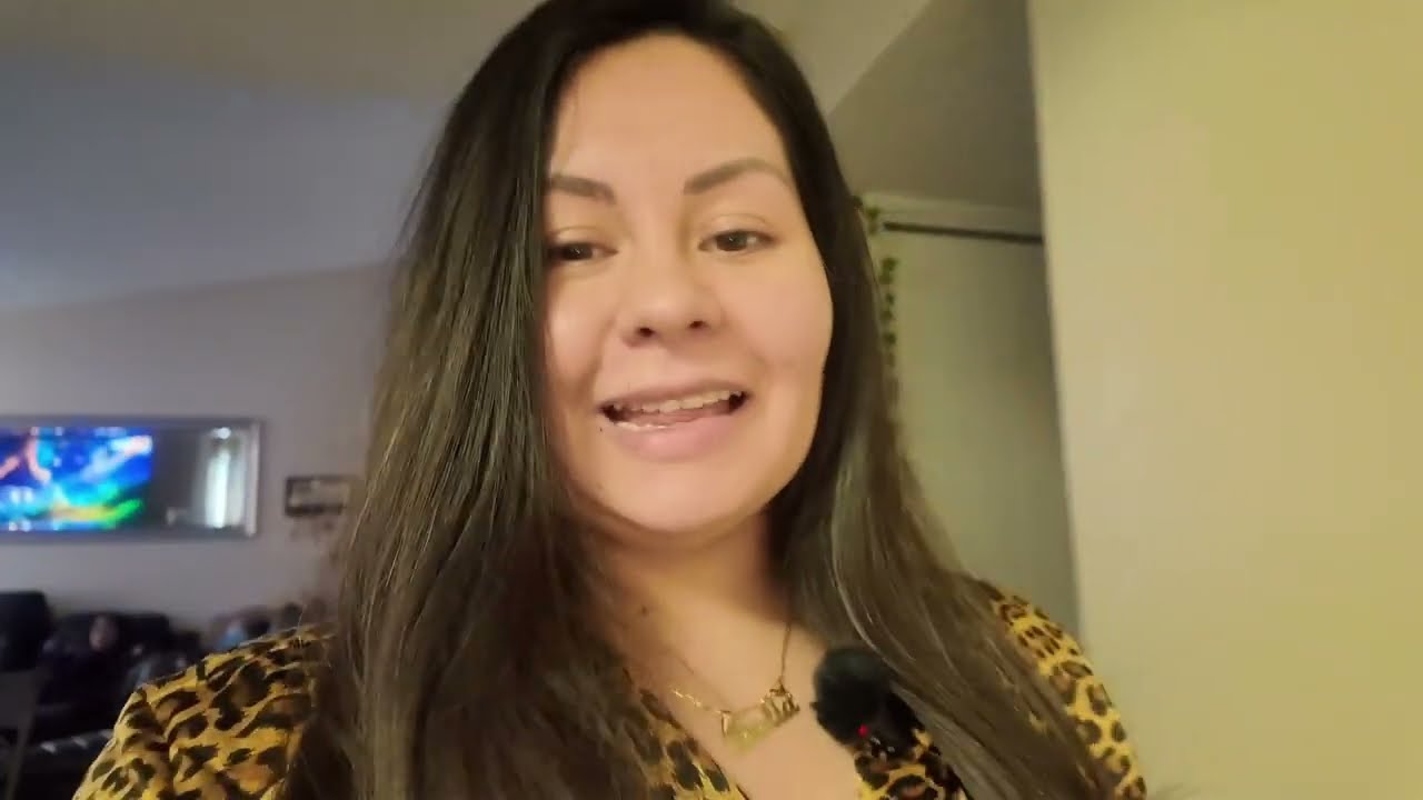 Un día conmigo en casa 🏡 | Cocinando, skincare | GRWM realista, reunión con amigos ♥️ 