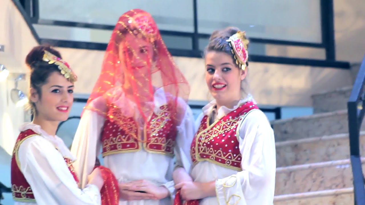 Teuta Gerbovci  - Nusja flutur paska dal ( ARKIV )
