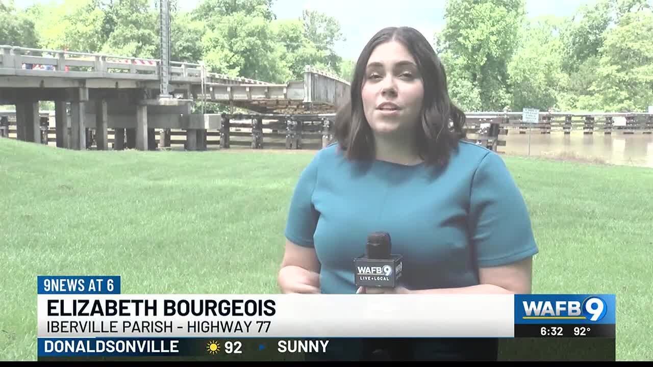 Boat hits Grosse Tete Bridge, forcing closure until further notice