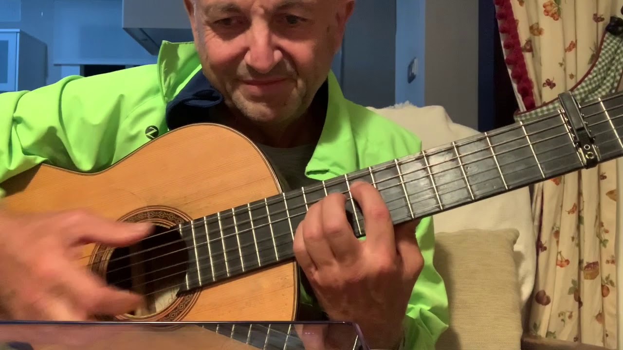 De Plata. Rosalía. Guitarra
