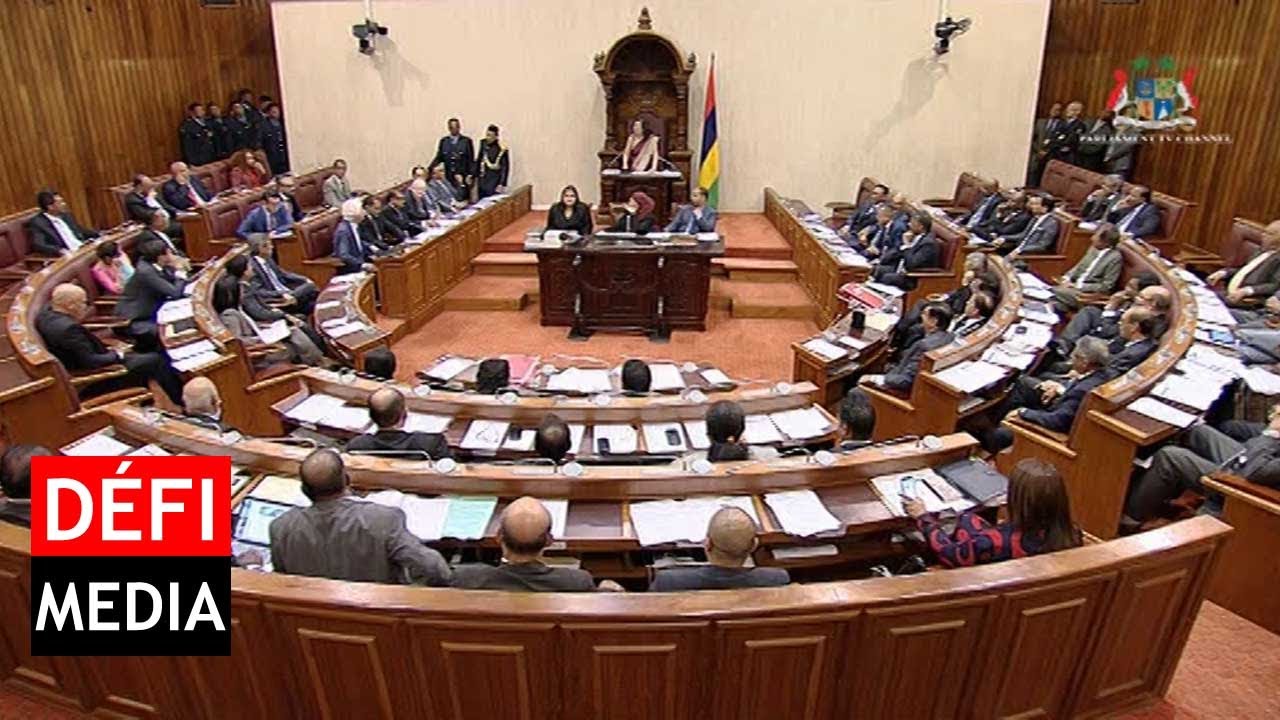 Assemblée nationale : expulsés, Paul Bérenger et Rajesh Bhagwan refusent de quitter l’hémicycle