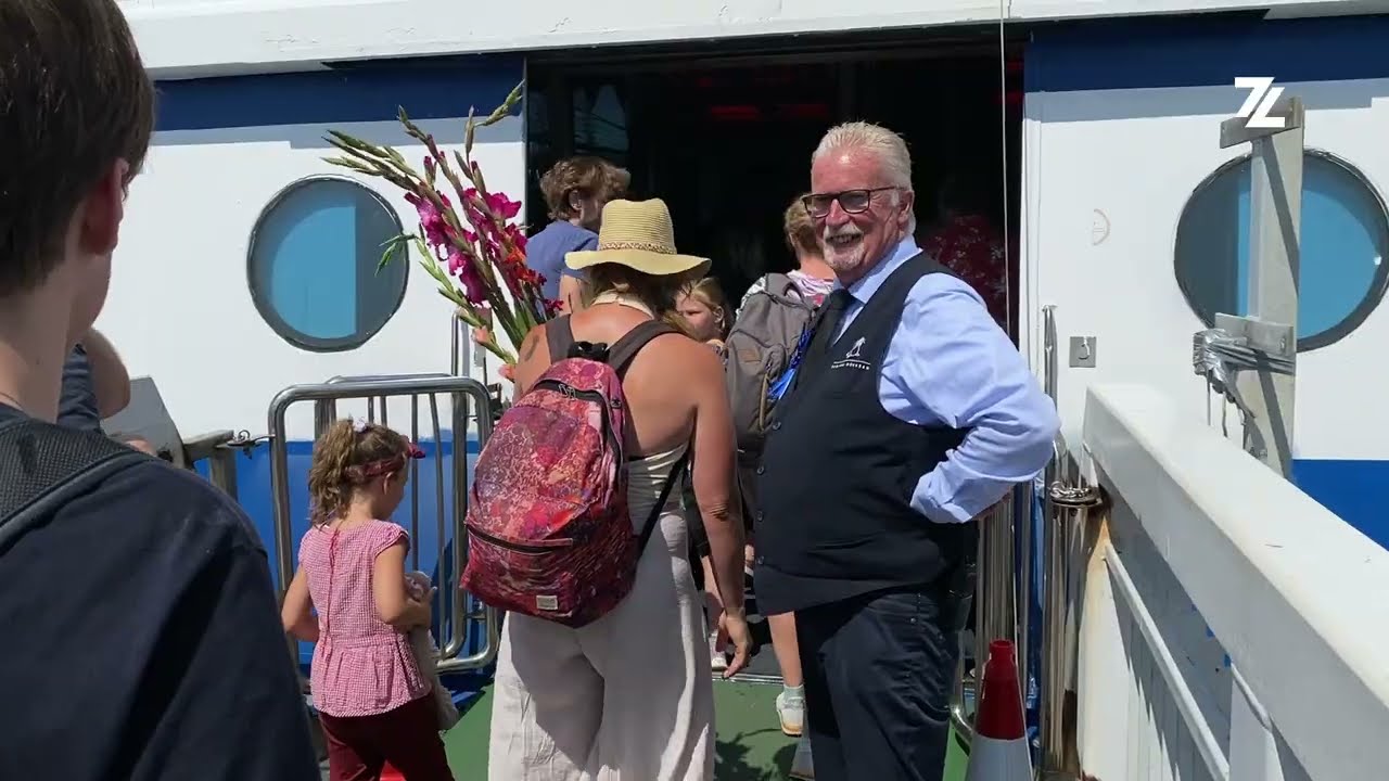 Bijna 30 jaar heen en weer naar Vlieland, purser Henk Visser gaat met pensioen
