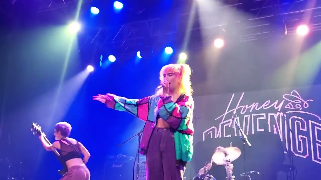 Honey Revenge - Bad Luck [Kings of the New Age Tour]