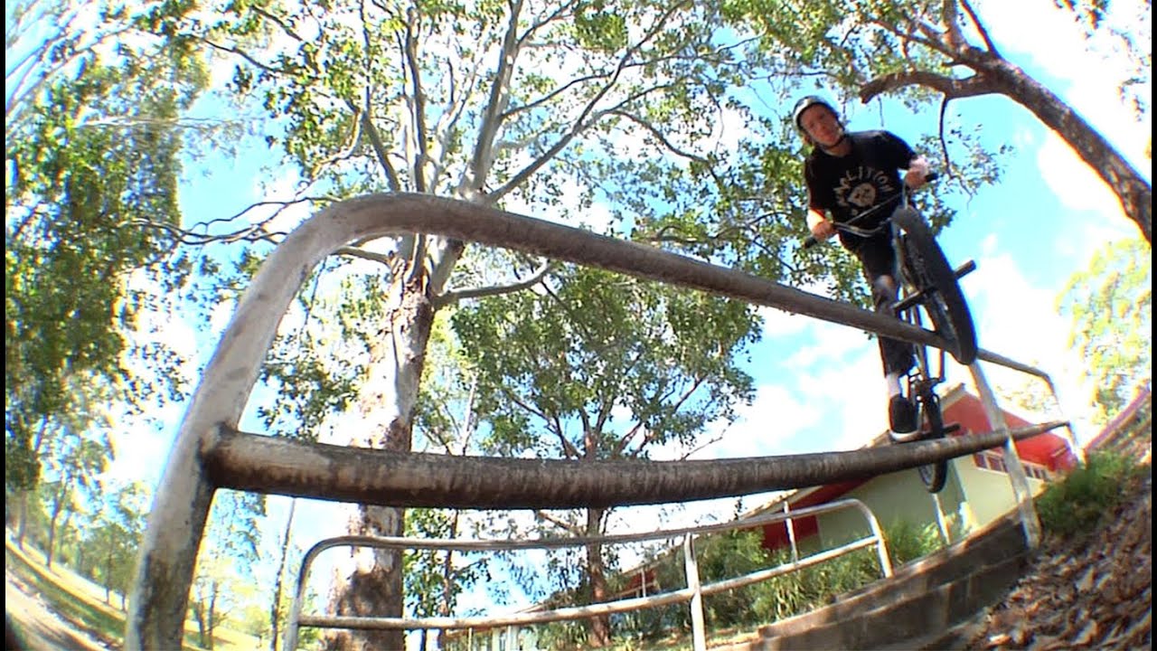 VOLUME BMX: Lewis Mills' A Savage