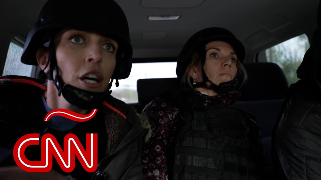 Equipo de CNN queda atrapado bajo un bombardeo ruso en Ucrania junto a paramédicos