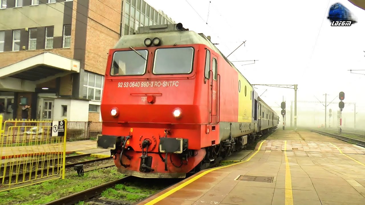 Jimmy Tricolor 64-0990-3 & Clujeanca 060-EA 40-0442-6 in Gara Cluj Napoca Station - 10 November 2020