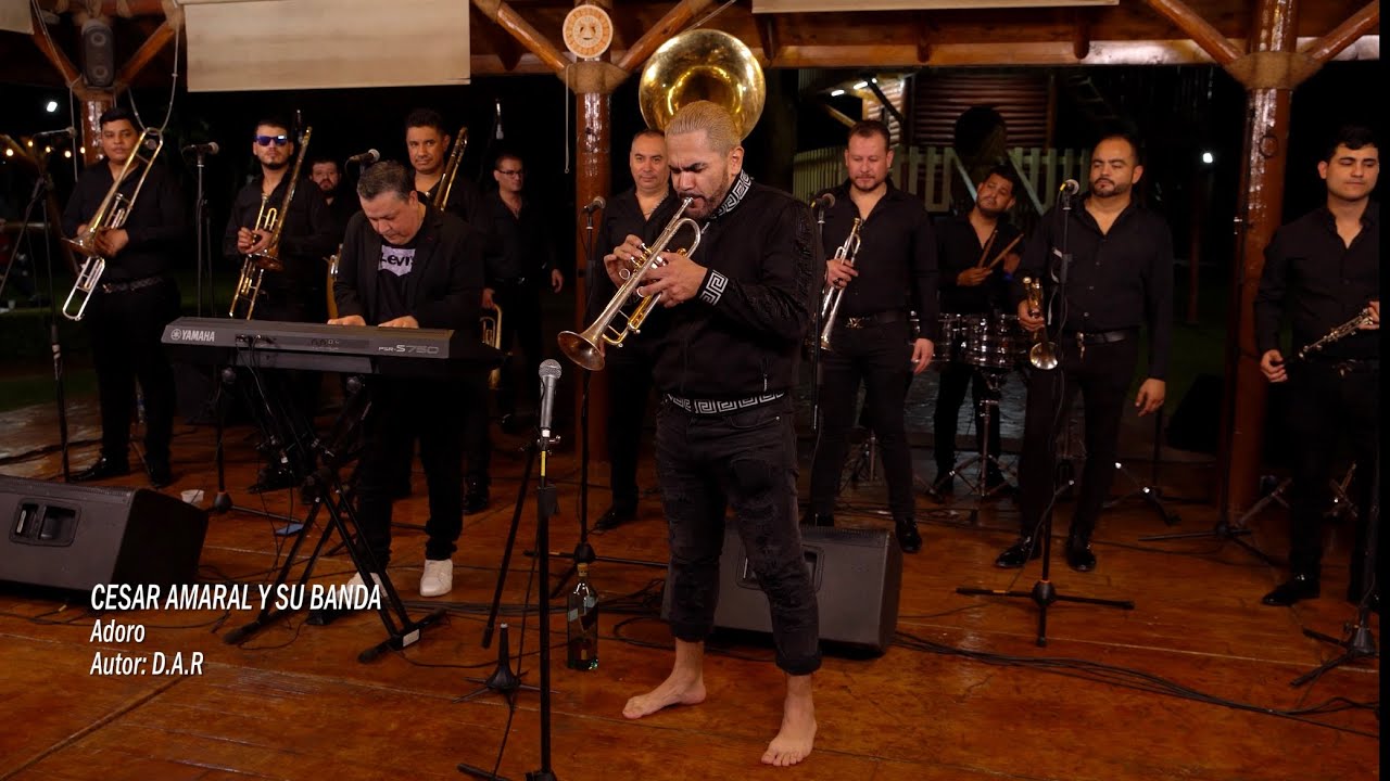 Adoro - César Amaral y su Banda El Culiacanazo