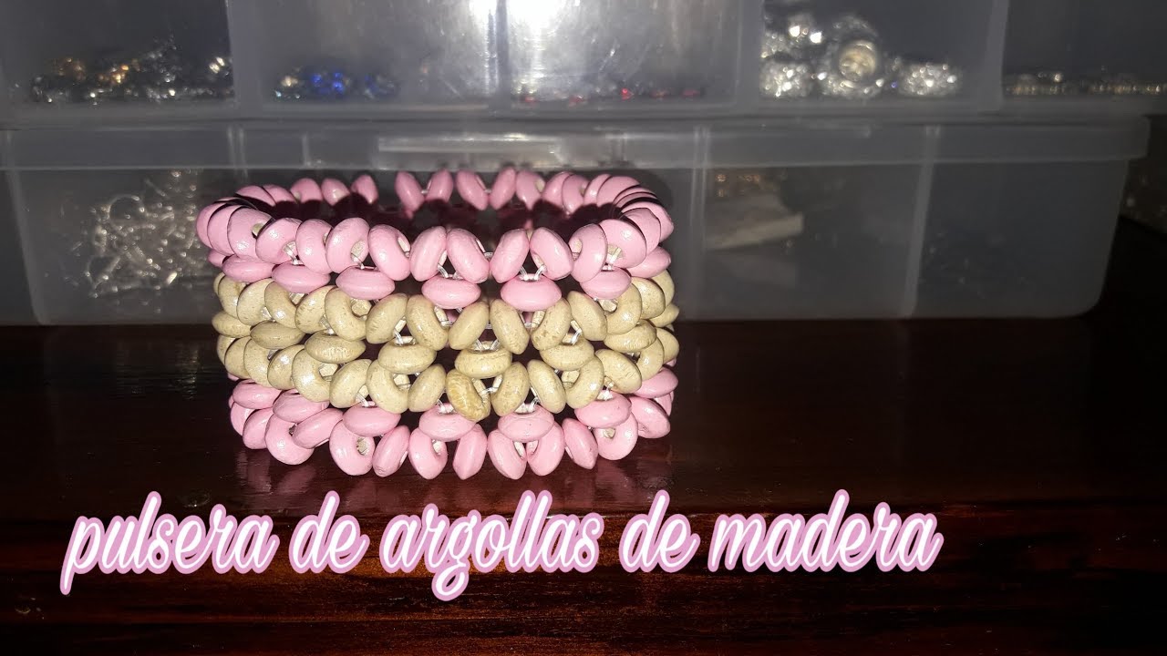 Pulsera de argollas de madera