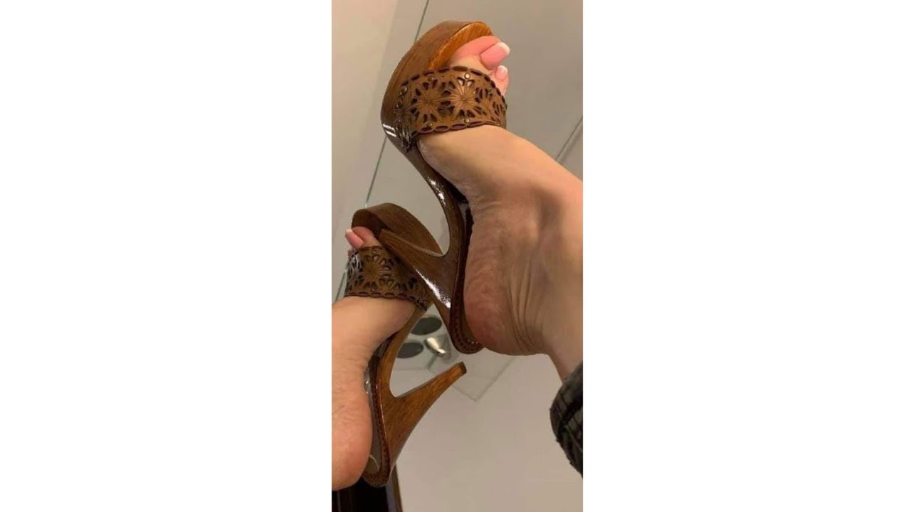 Incredible collection of wooden platform high heel mule sandals for ladies 