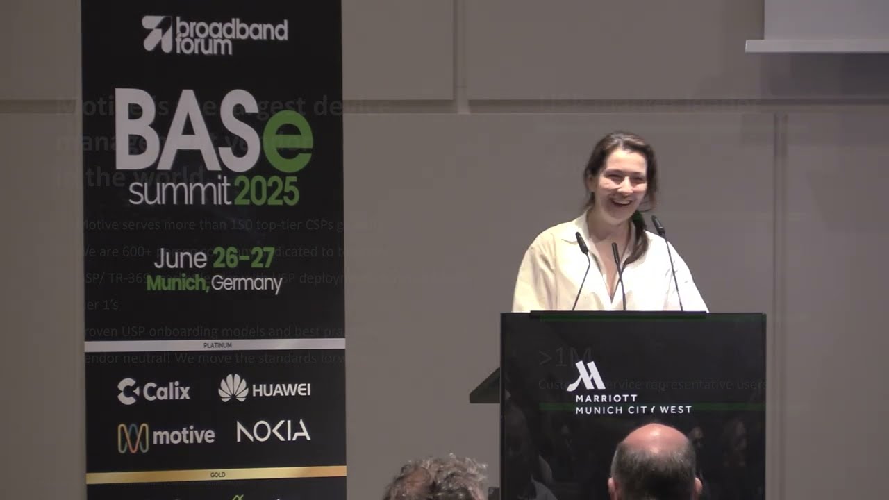 Enhancing Service Orchestration with Multi-Controller Architecture in USP - #BASe2025