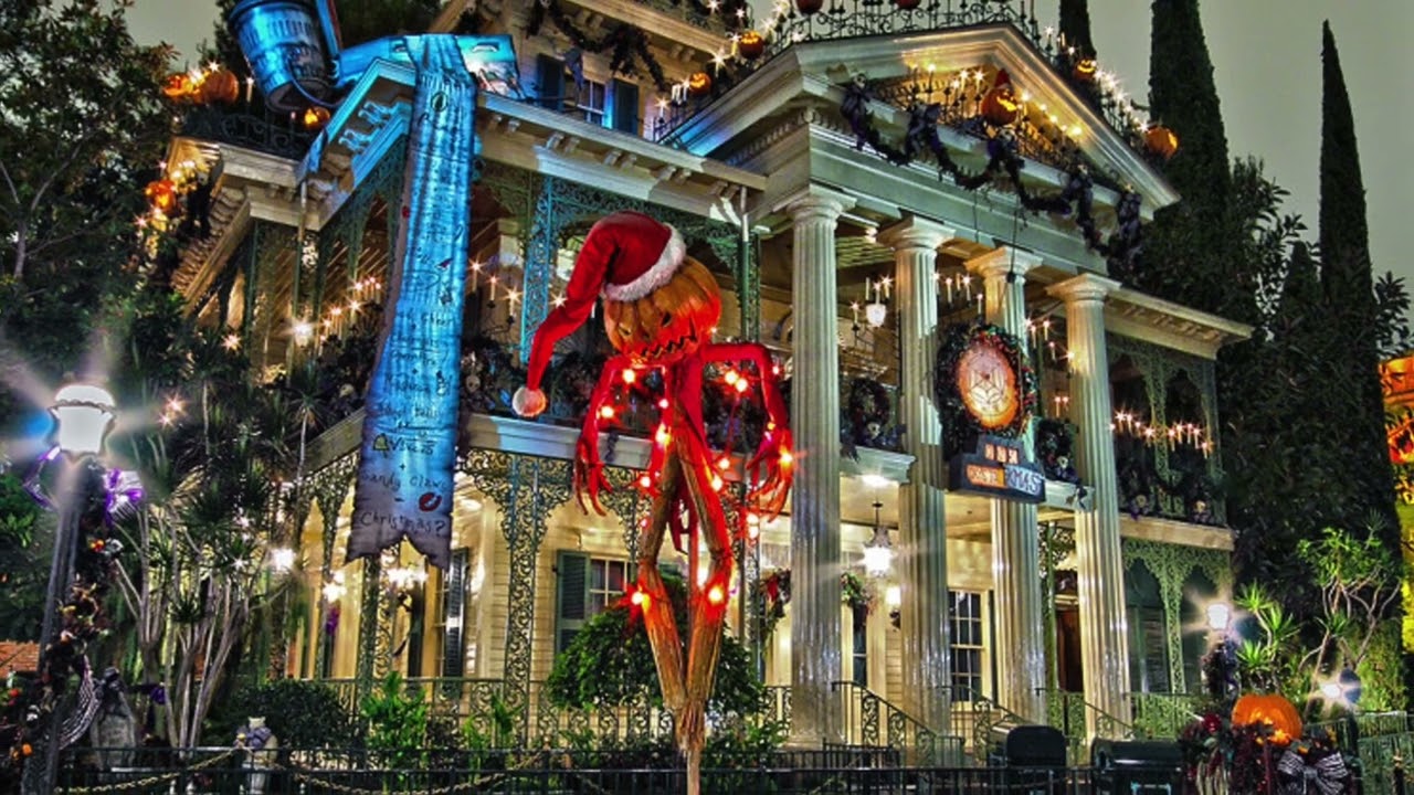 Haunted Mansion Holiday - Graveyard  (premiere) - LOOP