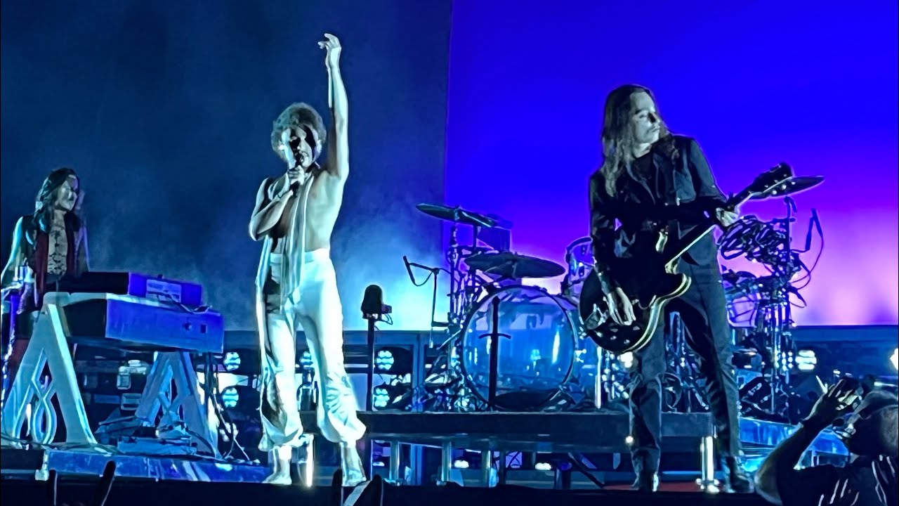 Greta Van Fleet - Highway Tune + Runway Blues + Drum Solo Daniel Wagner ( Live at Des Moines, IA)