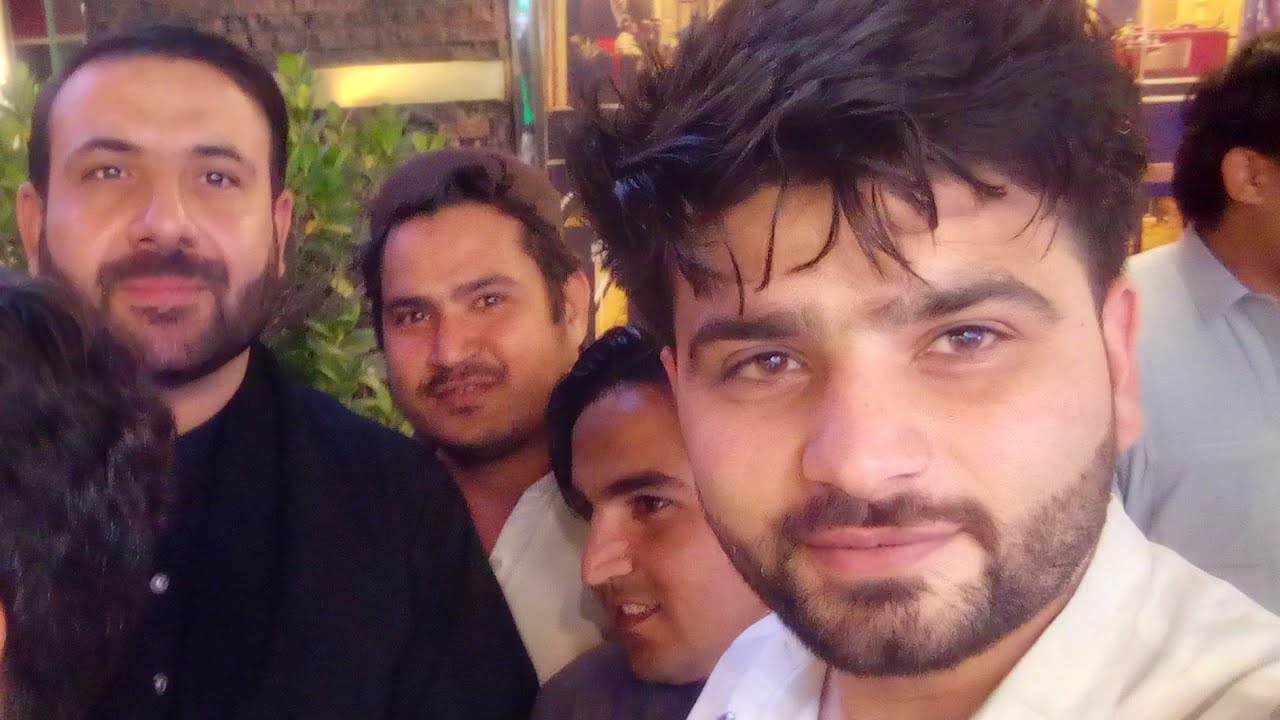 Dukaan Wala Zabi is live! Dokan Se Live – Original Shoes Kam Rate Mein!
