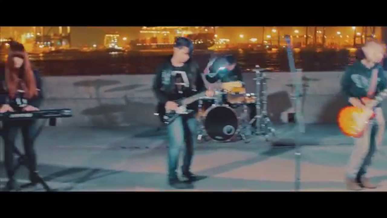 Poisoned Apple毒蘋果樂團 - 《風中的花》 | Official Music Video 官方音樂錄影帶