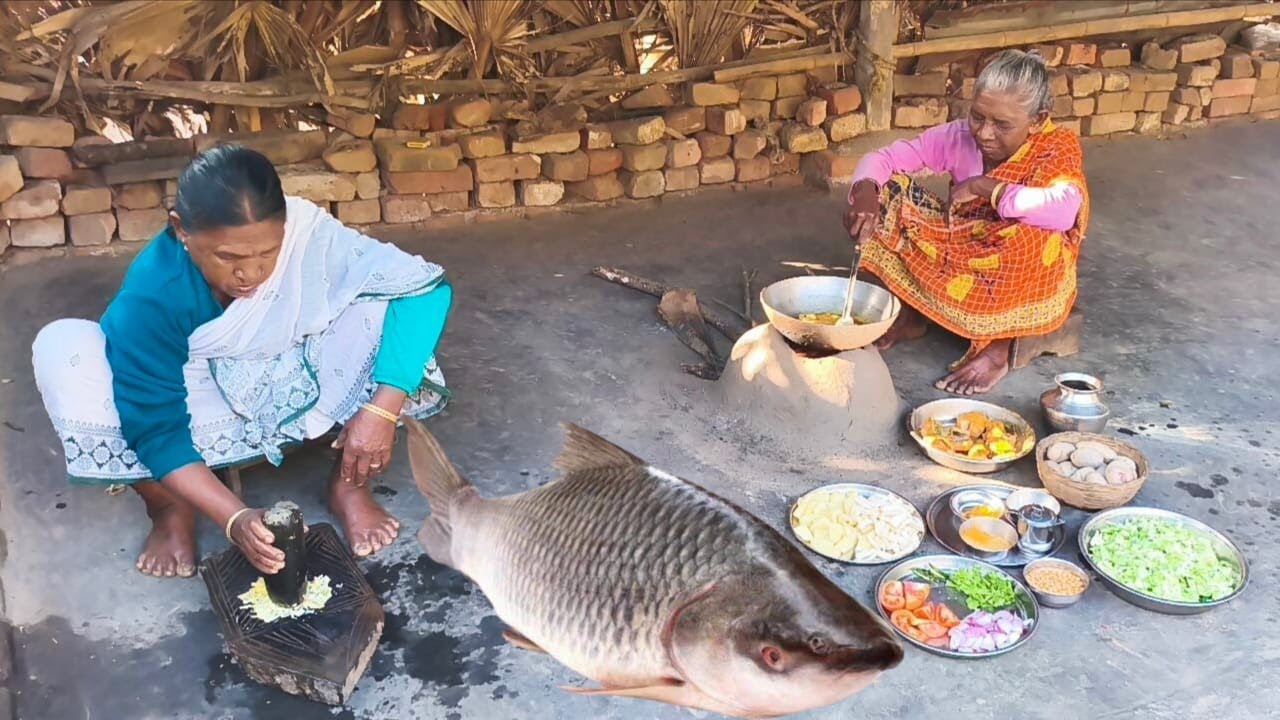 BIG SIZE ROHU FISH CURRY &VEGETABLE CURRY cooking and eating by rural grandmother. 