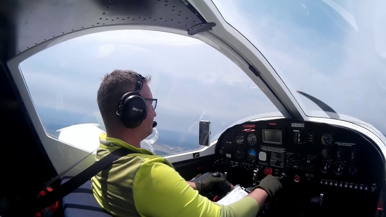 Skyleader 400 LKPO zatáčky, pády