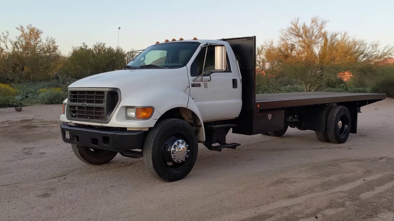 2001 Ford F650 Flatbed 68k miles Cat Automatic 22 flat bed