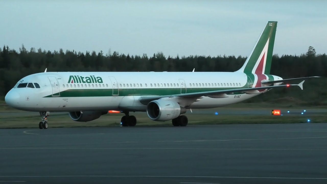 Alitalia Airbus A321-100 EI-IXZ at Tampere-Pirkkala