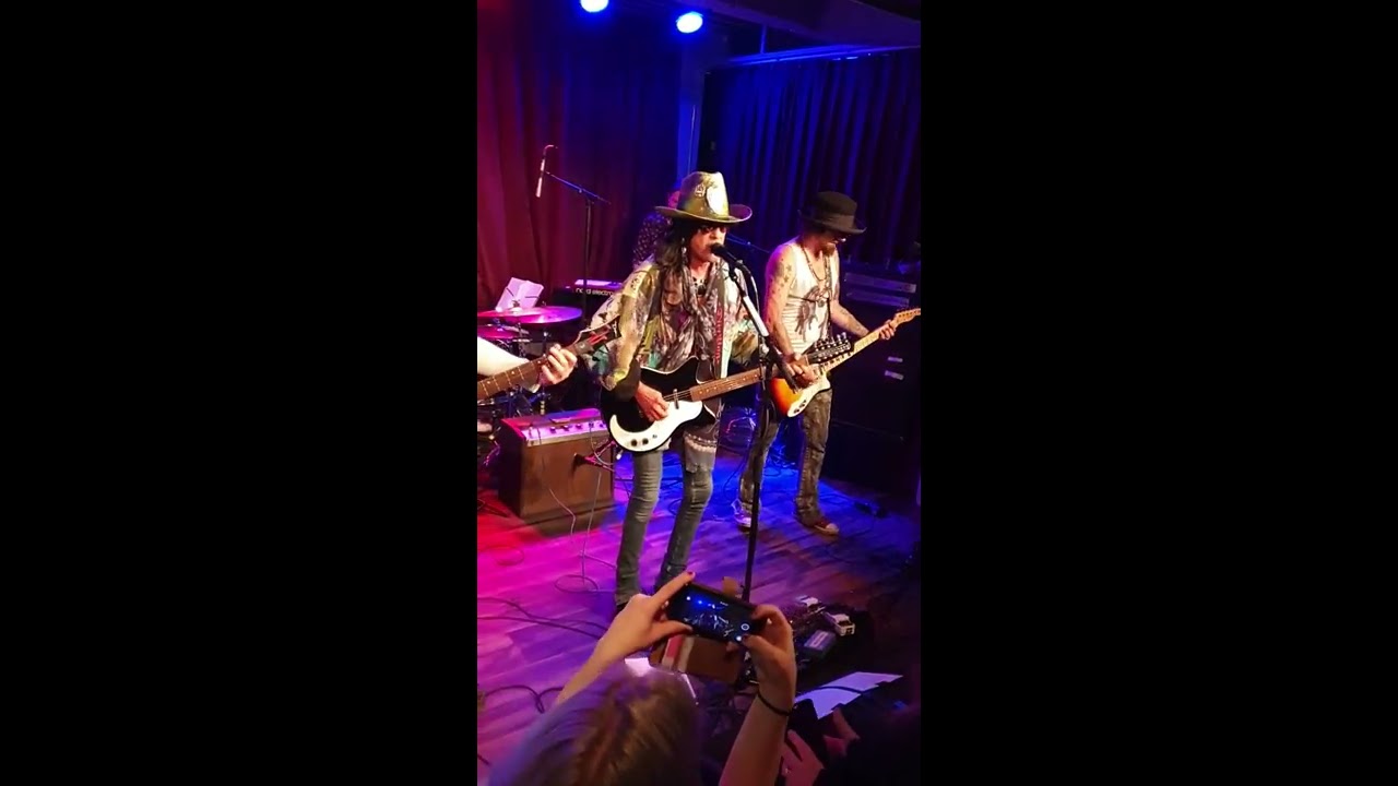 Andy McCoy - Strung Out (2019-09-25, TBA Suvilahti, Helsinki, Finland)