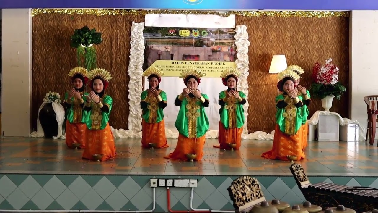 Tari Poja - Kreasi