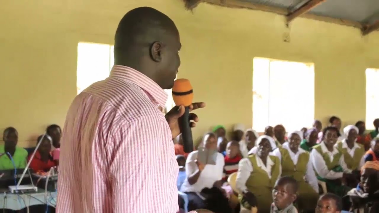 Ebenezer Nyaguta performing at Riabigutu P.A.G Church #gusiimusic #kisiigospel