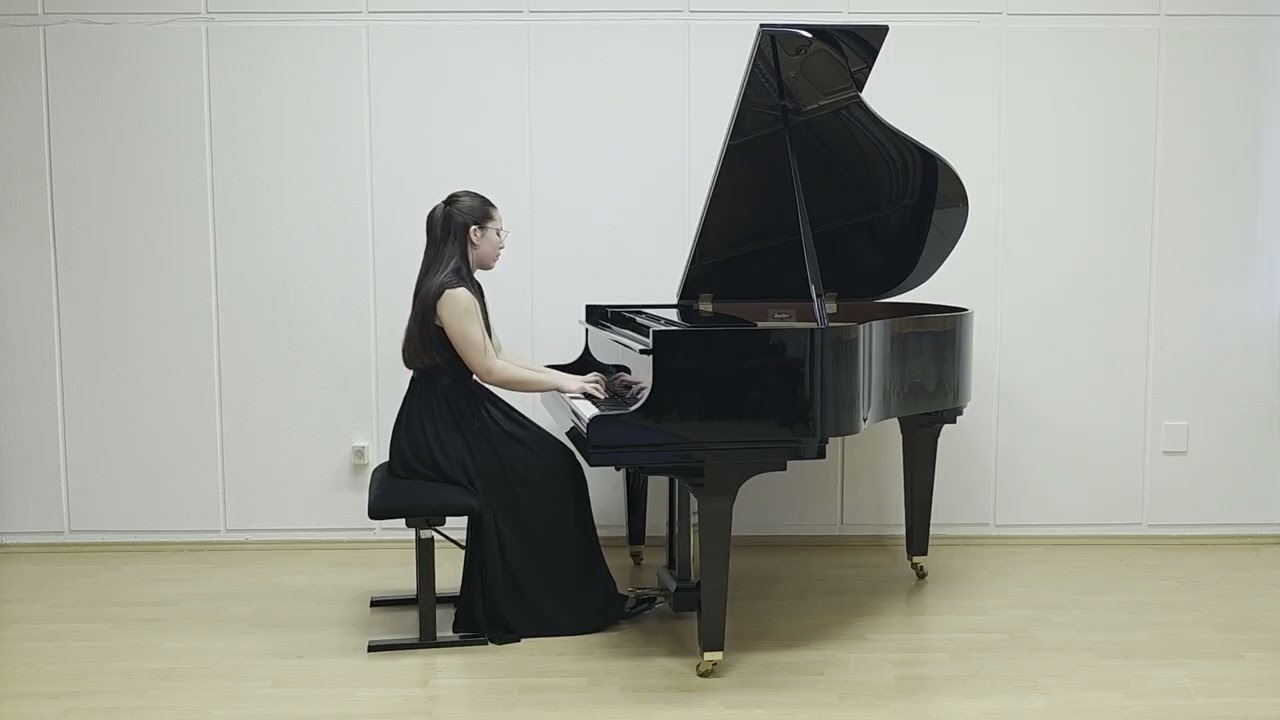 Andrássy Karolina - Frédéric Chopin — Nocturne in F minor, Op. 55 No. 1