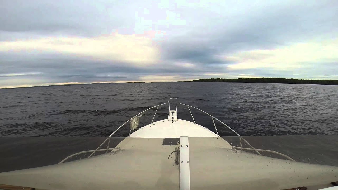 Bayliner 2858 in lake P&auml;ij&auml;nne Finland