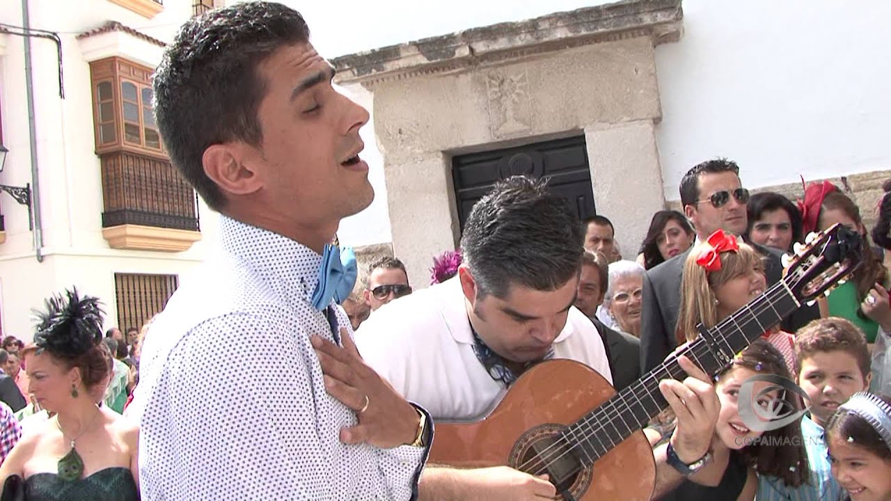 "El Make" le canta a los novios. 7.9.2014