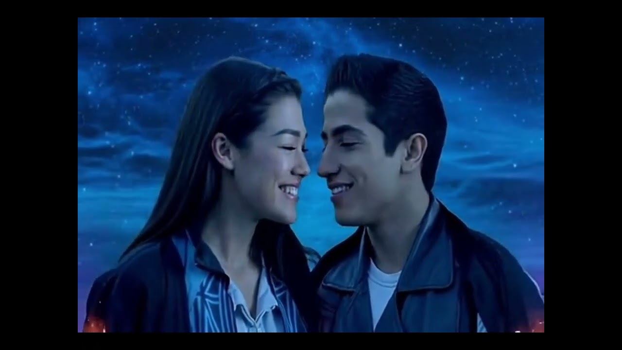 Parejas de Power Rangers besandose mas extendido completo 