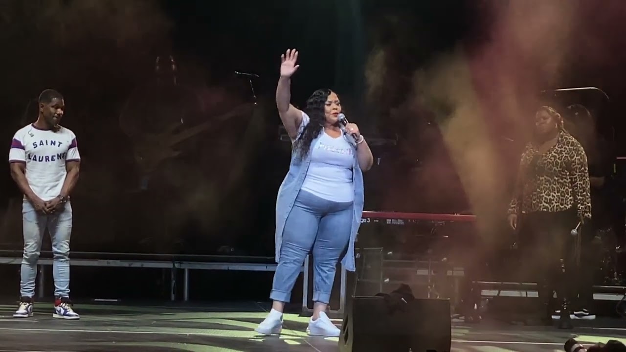Tamela Mann 