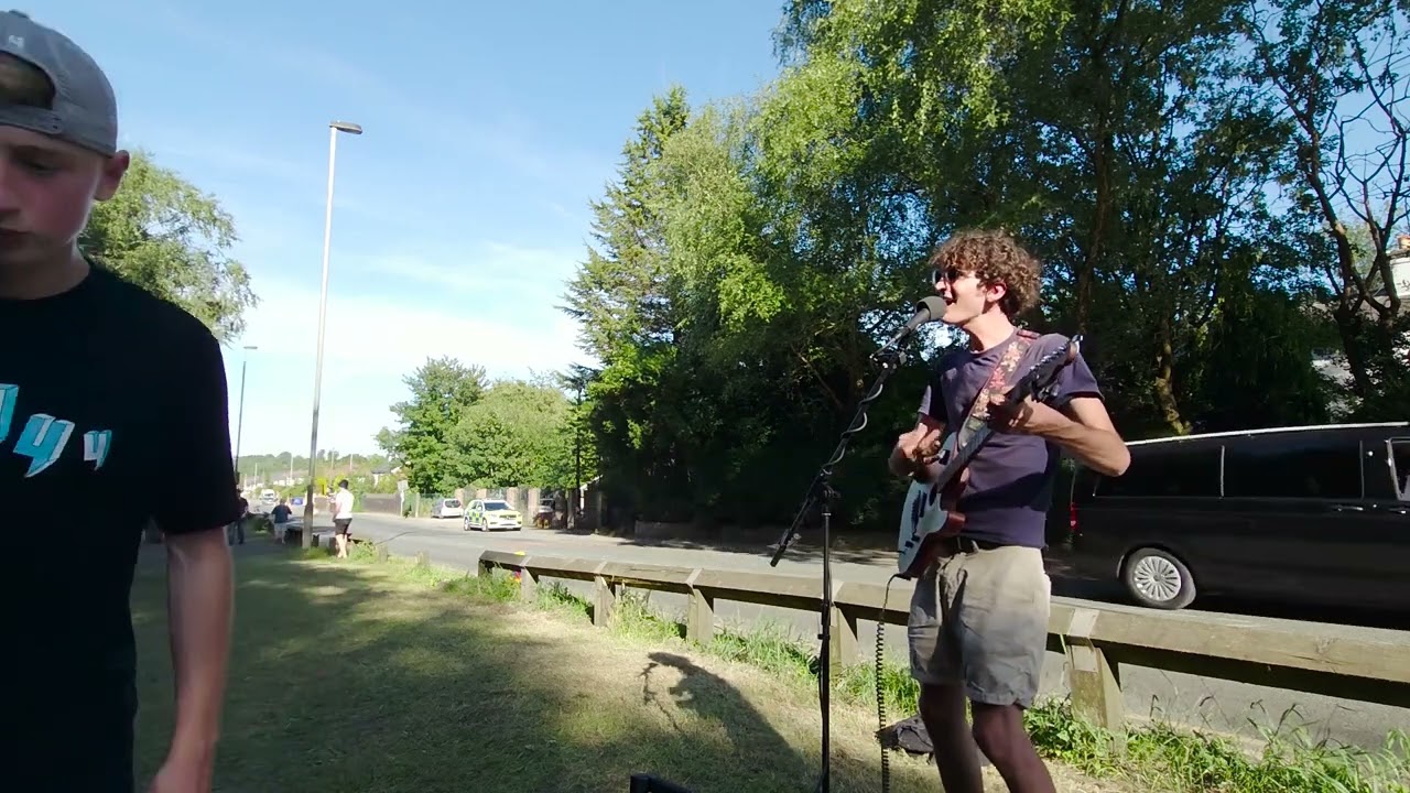 Luis Magni - Cast No Shadow (Oasis) Live In Manchester