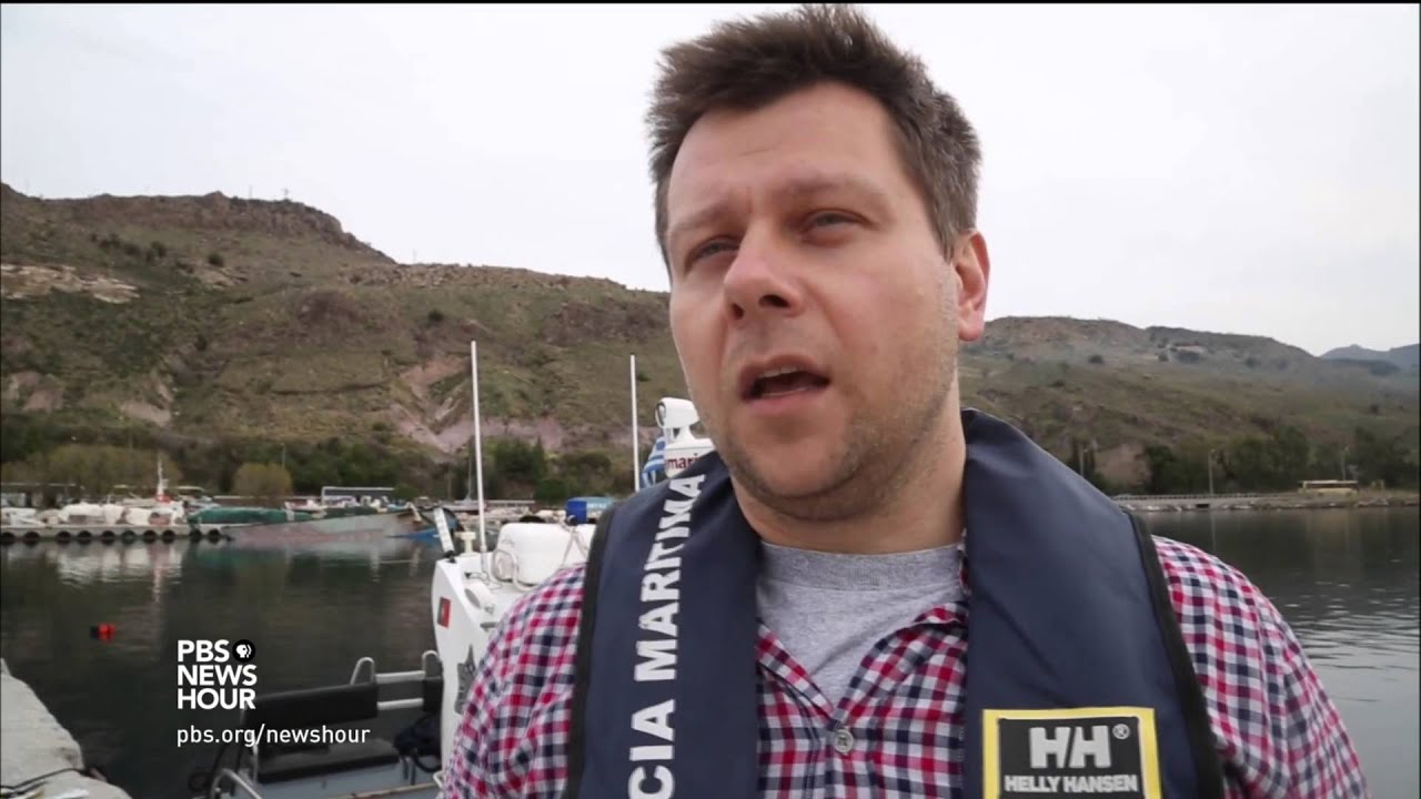 NATO and EU step up refugee rescue efforts in Aegean Sea