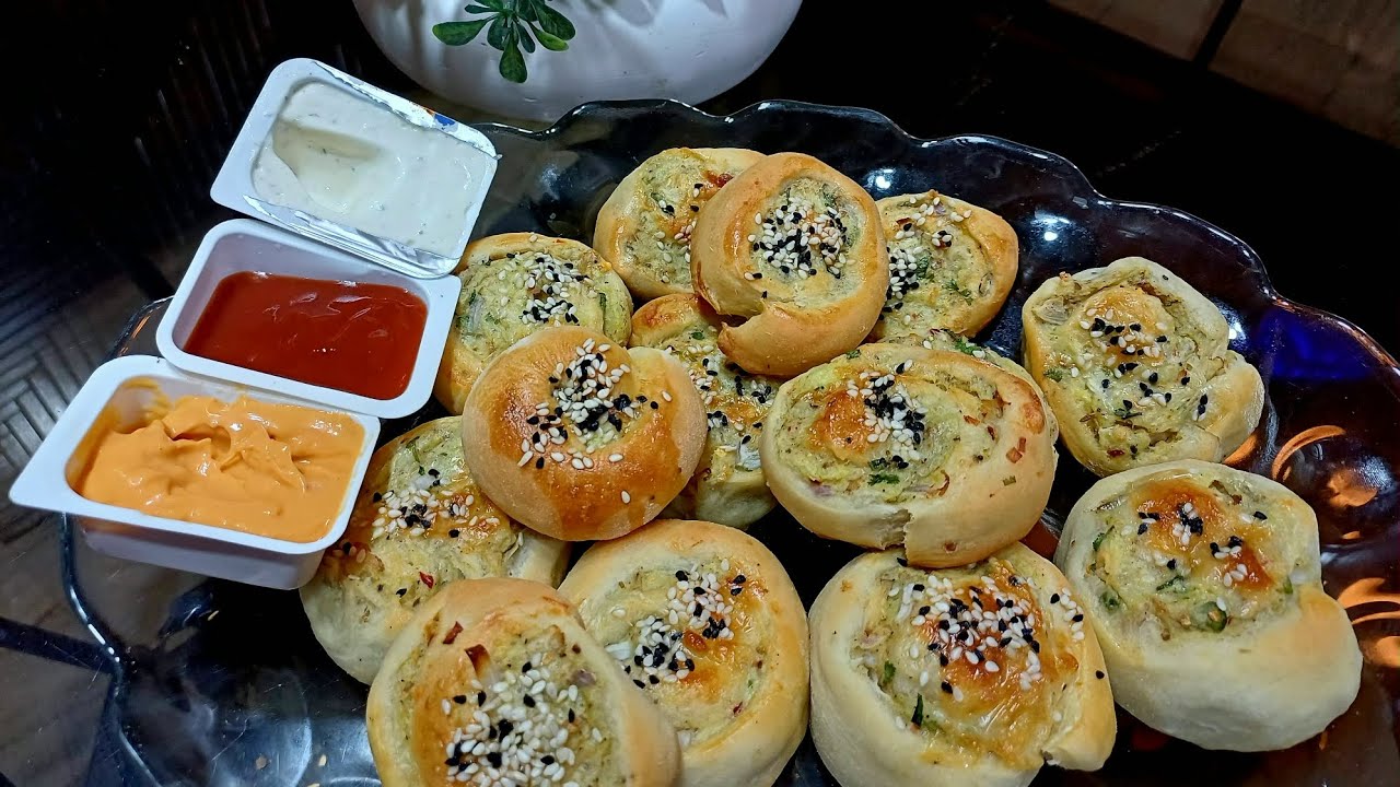 Easiest iftar special recipe || Aloo roll samosa recipe || Baked pinwheels recipe by shahzeen basit