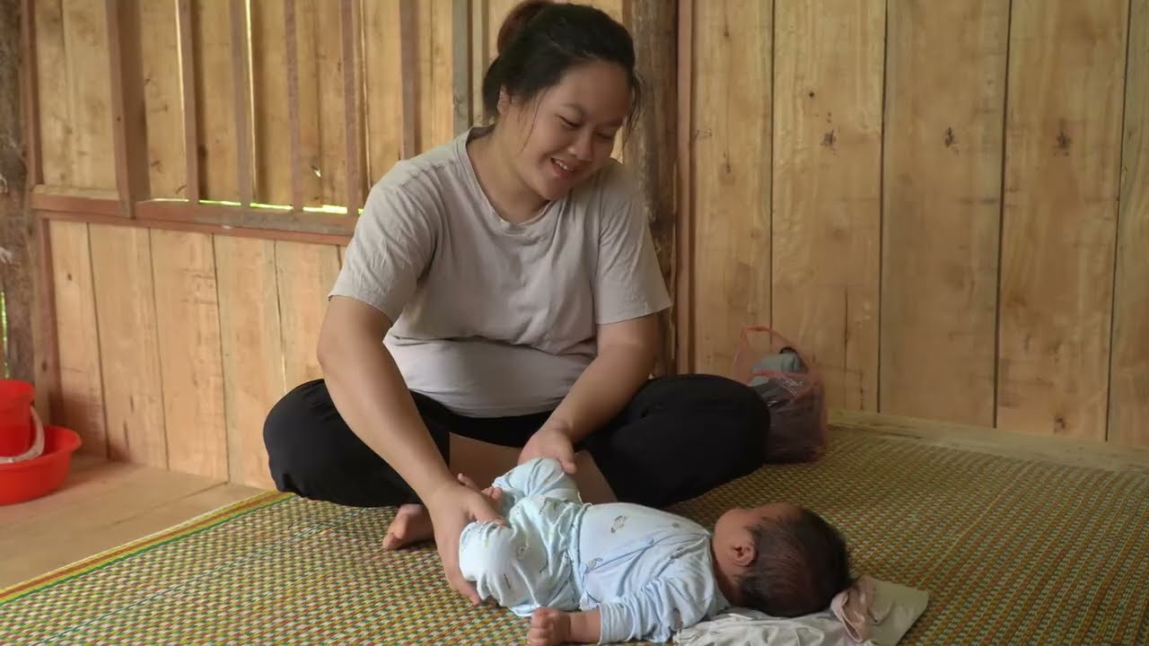 Kind policeman helps single mother - CEO has feelings for poor girl's husband