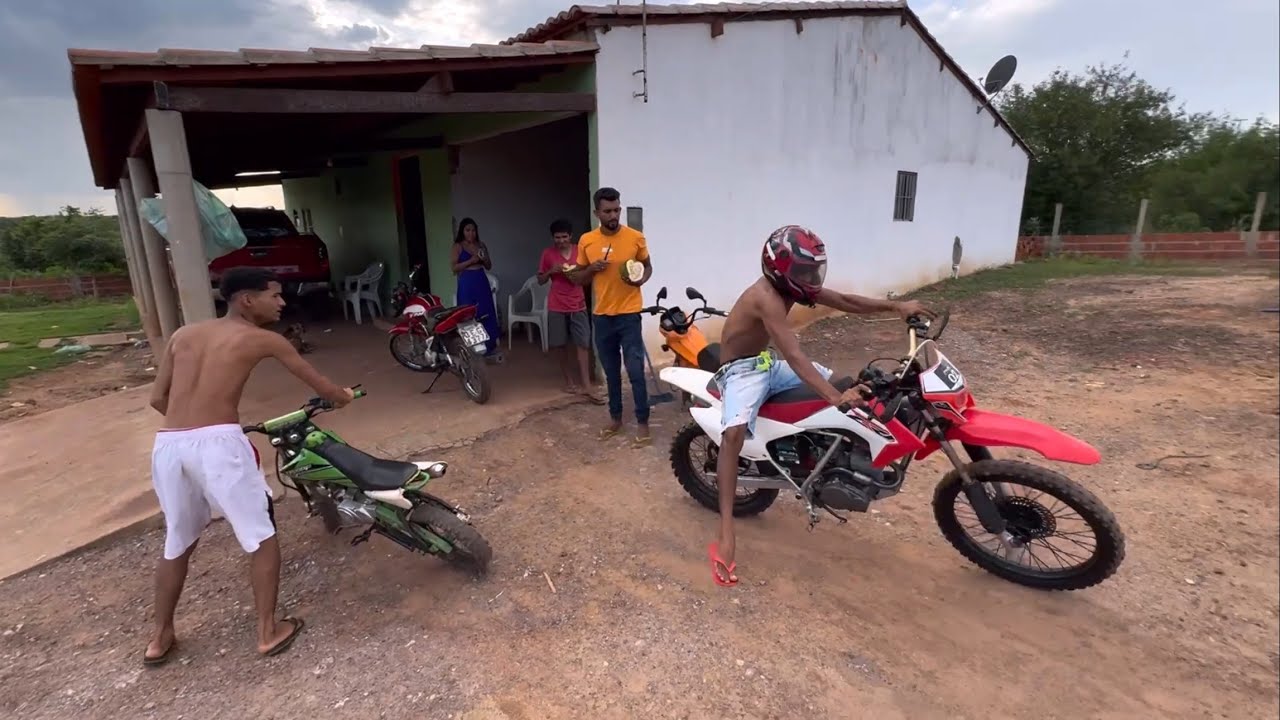 ELE COMPROU UMA MOTO DE TRILHA GIGANTE E FEZ O MAIOR BAGAÇO