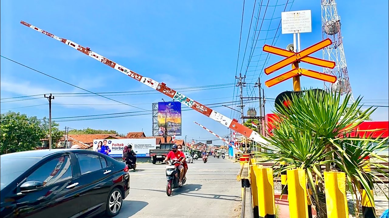 Perlintasan Kereta Api Abimanyu Kota Tegal, Jawa Tengah